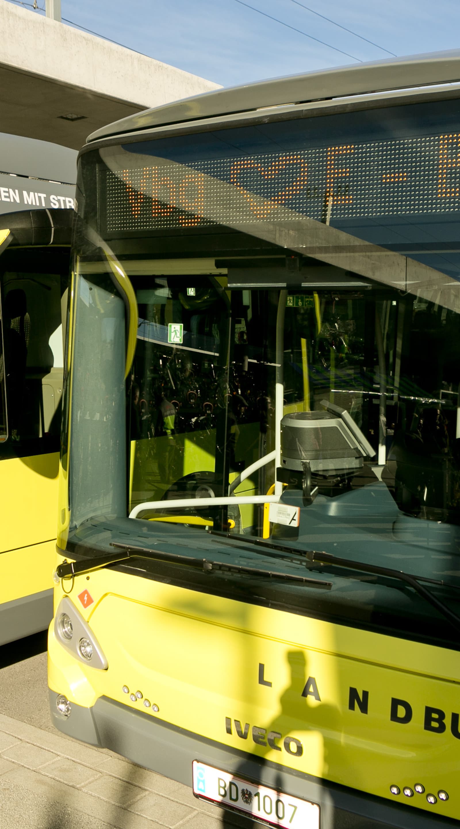 5 Fragen zu klimafreundlichen Elektrobussen an Christian Hillbrand