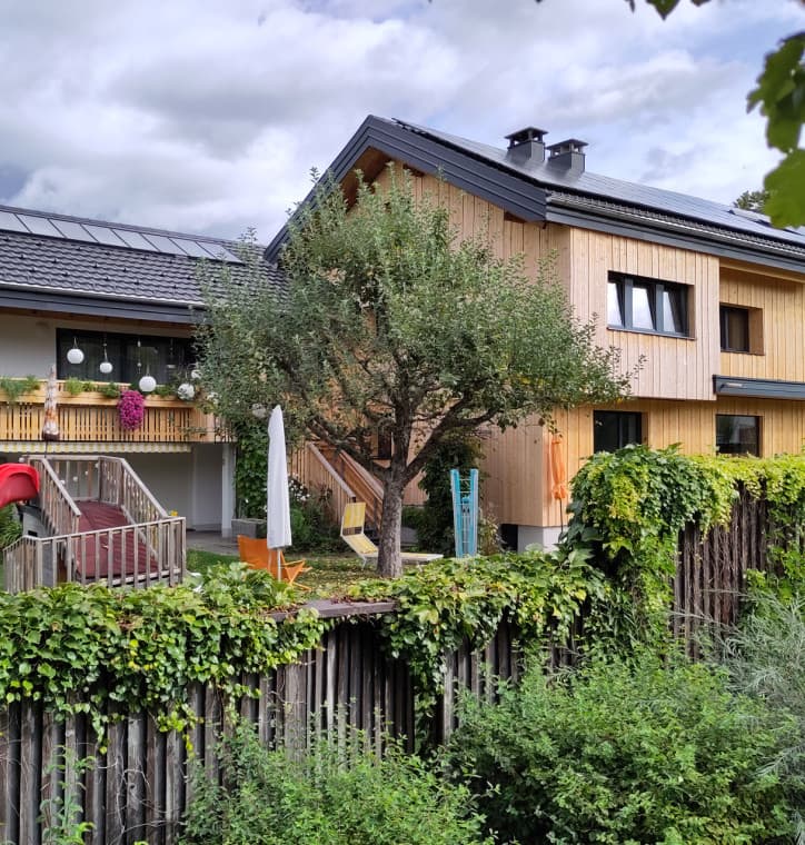 Das sanierte Haus mit Zubau im Jahr 2023